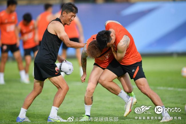 冲满诱惑的学校